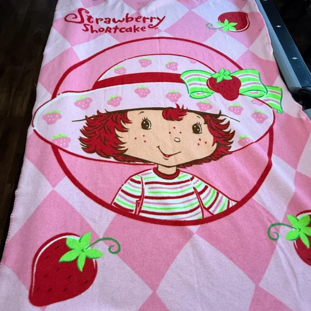 Strawberry Shortcake Vintage 2003 Pink Fleece Throw Blanket Cartoon 47x56